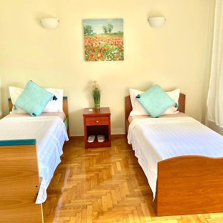 Quiet Near Subway And Acropolis 2 Bedrooms Apt 아테네 외부 사진