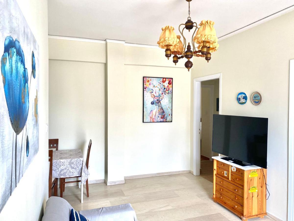 Quiet Near Subway And Acropolis 2 Bedrooms Apt 아테네 외부 사진